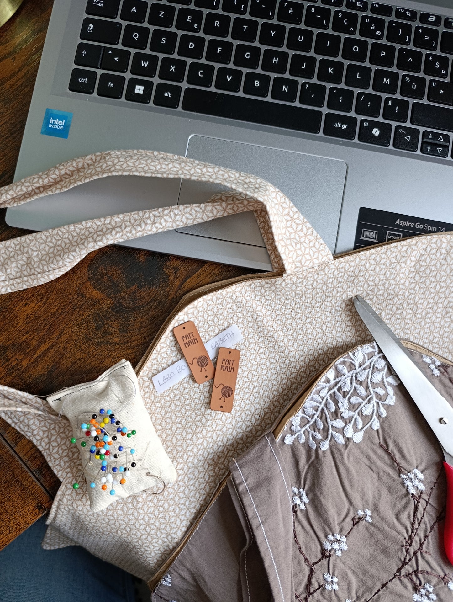 plan couture sac a bouquet sur ordinateur