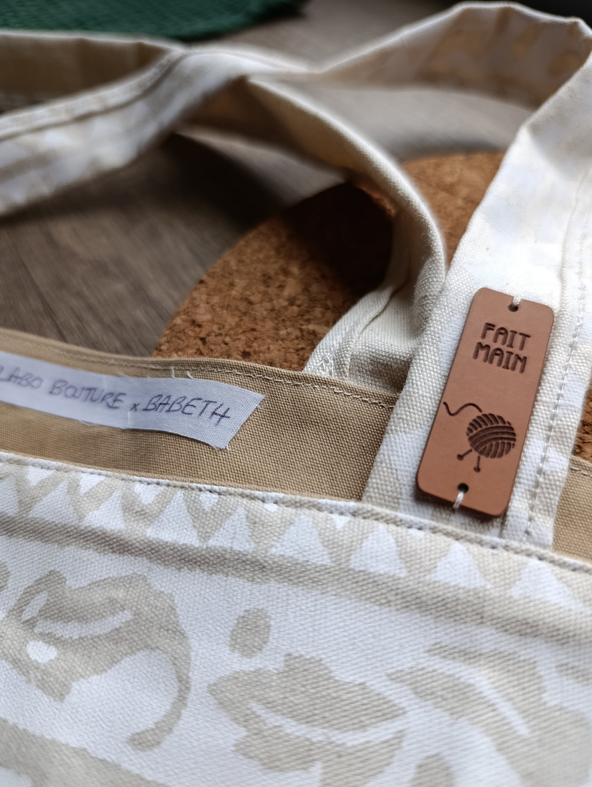 etiquette fait main sur sac a bouquet