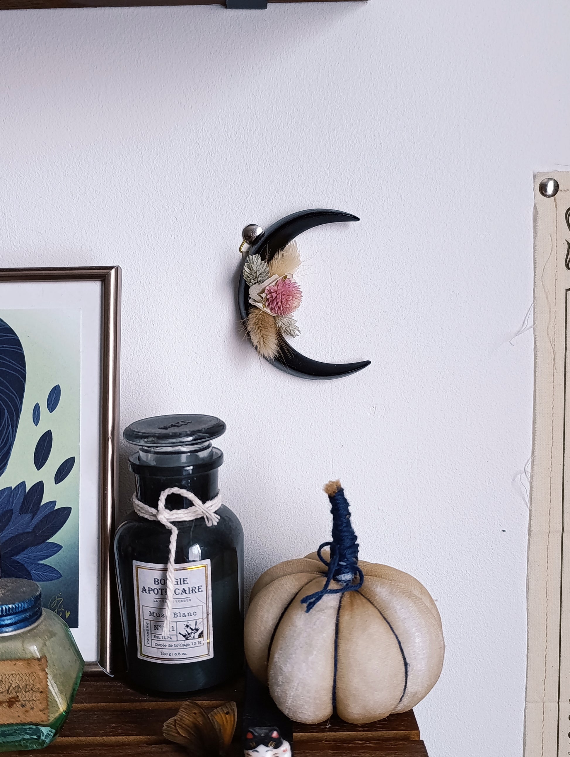 décoration murale lune fleurie